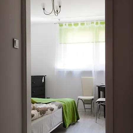 Апартаменты Cosy 3 2 Bathroom Old Town